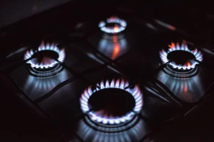 Gas