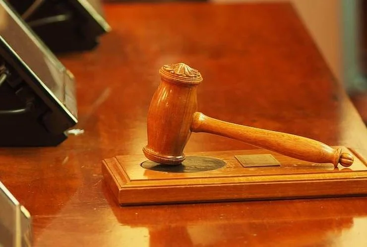 Illustrazione di un tribunale
