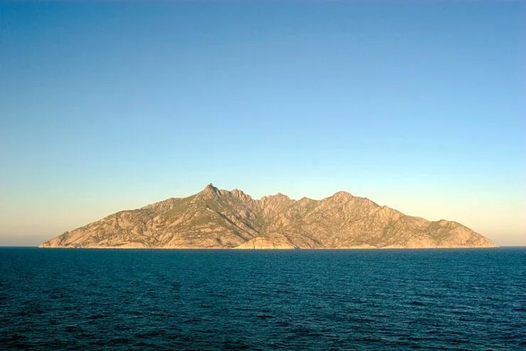 Isola di Montecristo viaggio letterario