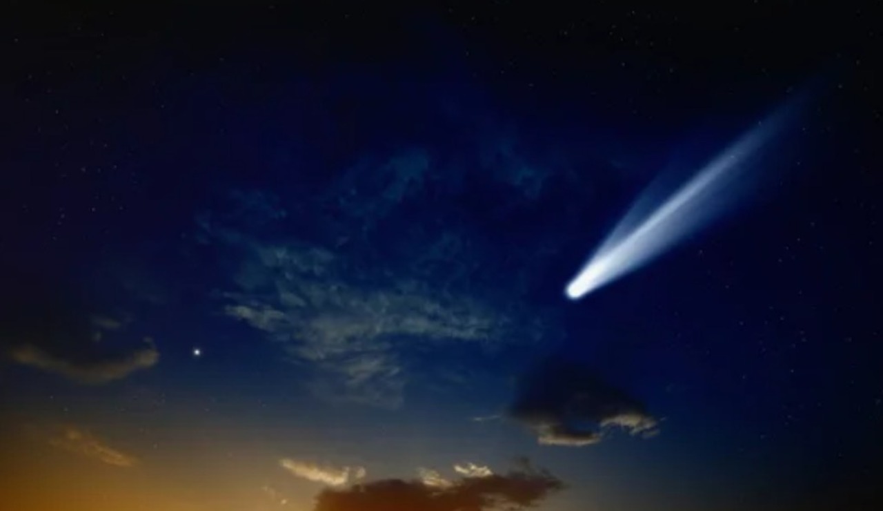 Cometa in cielo (Depositphotos foto) - www.aforismicitazioni.it
