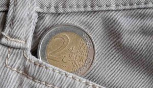 Avere 2 euro in tasca