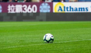 Un pallone sul campo