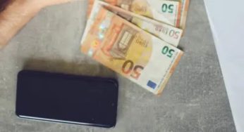 Vuoi risparmiare sulla spesa? Dici addio al tuo smartphone: solo così eviti di perdere 50 euro in 2 secondi