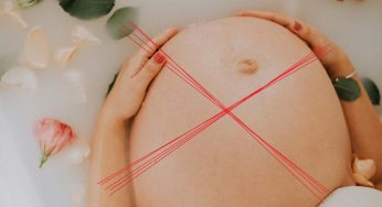 Siamo tornati alla Preistoria | Qui le donne in dolce attesa sono costrette a lasciare il paese, rivolta in piazza