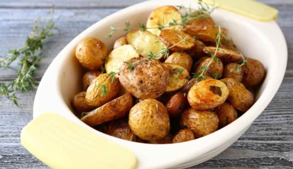 Patate al forno (Depositphotos foto) - www.aforismicitazioni.it