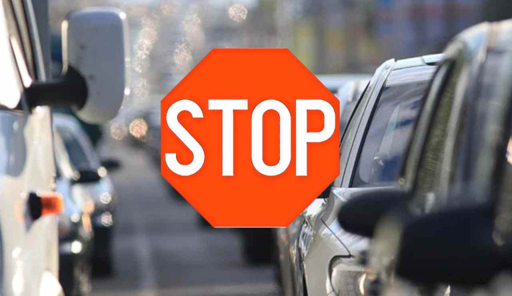Traffico e stop (Depositphotos foto) - www.aforismicitazioni.it