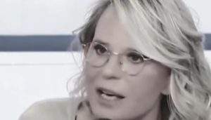 Maria De Filippi (uominiedonnefans instagram foto) - www.aforismicitazioni.it