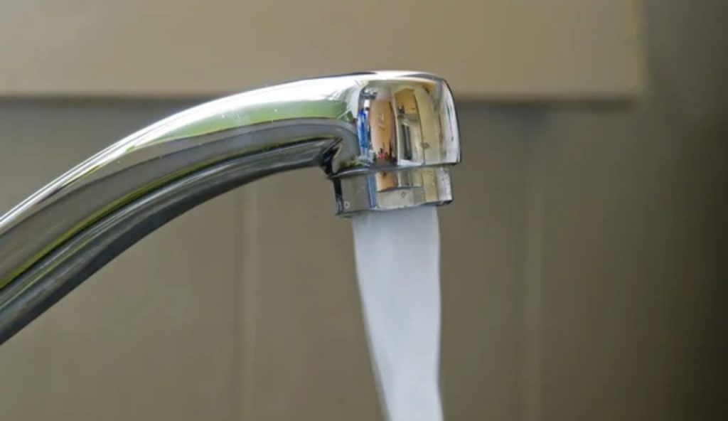 Acqua che scorre